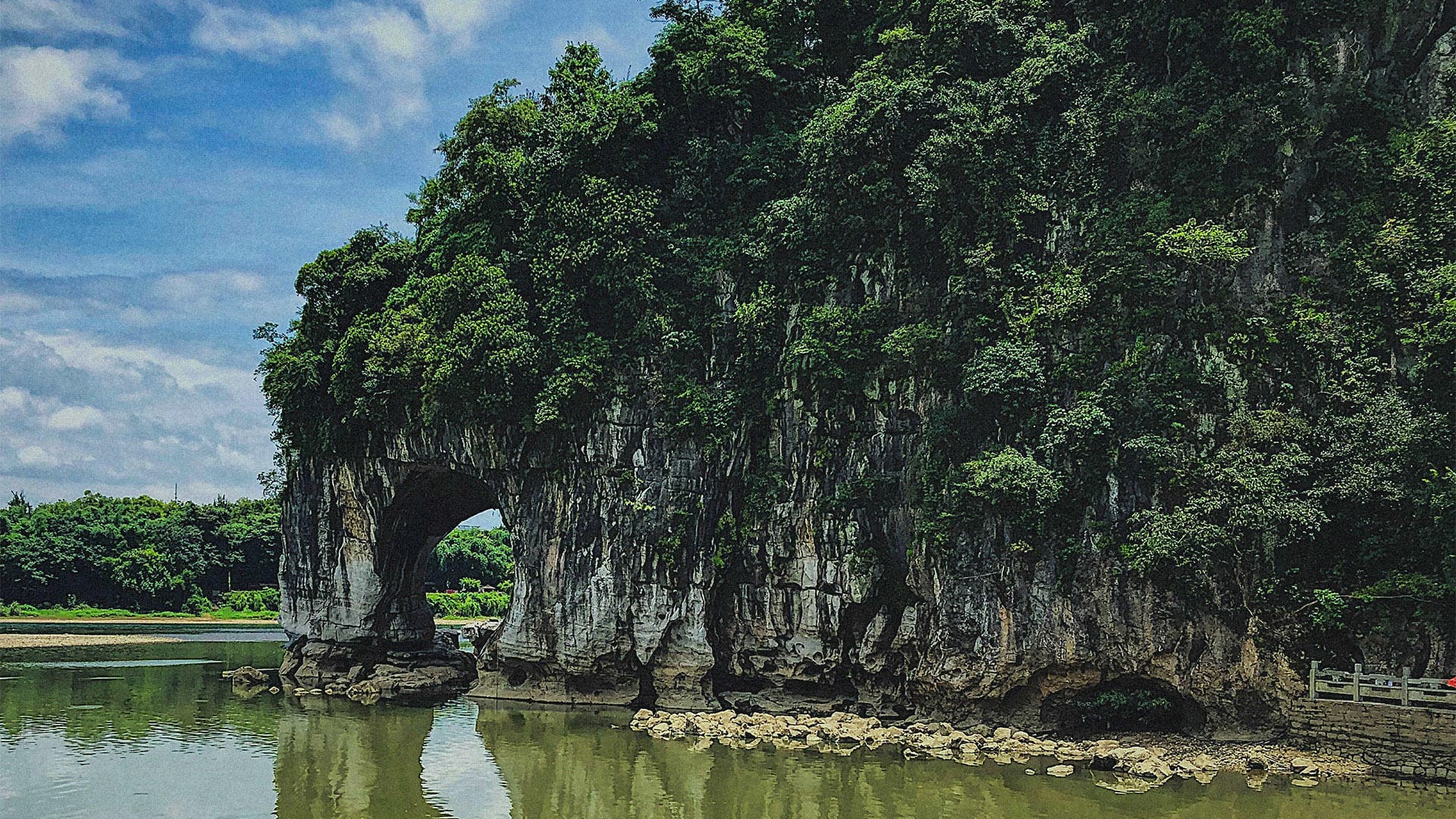 家旅地（湖北）国际旅行社有限公司